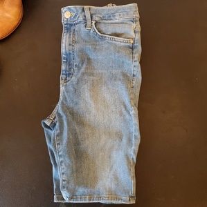 High wasted Bermuda shorts